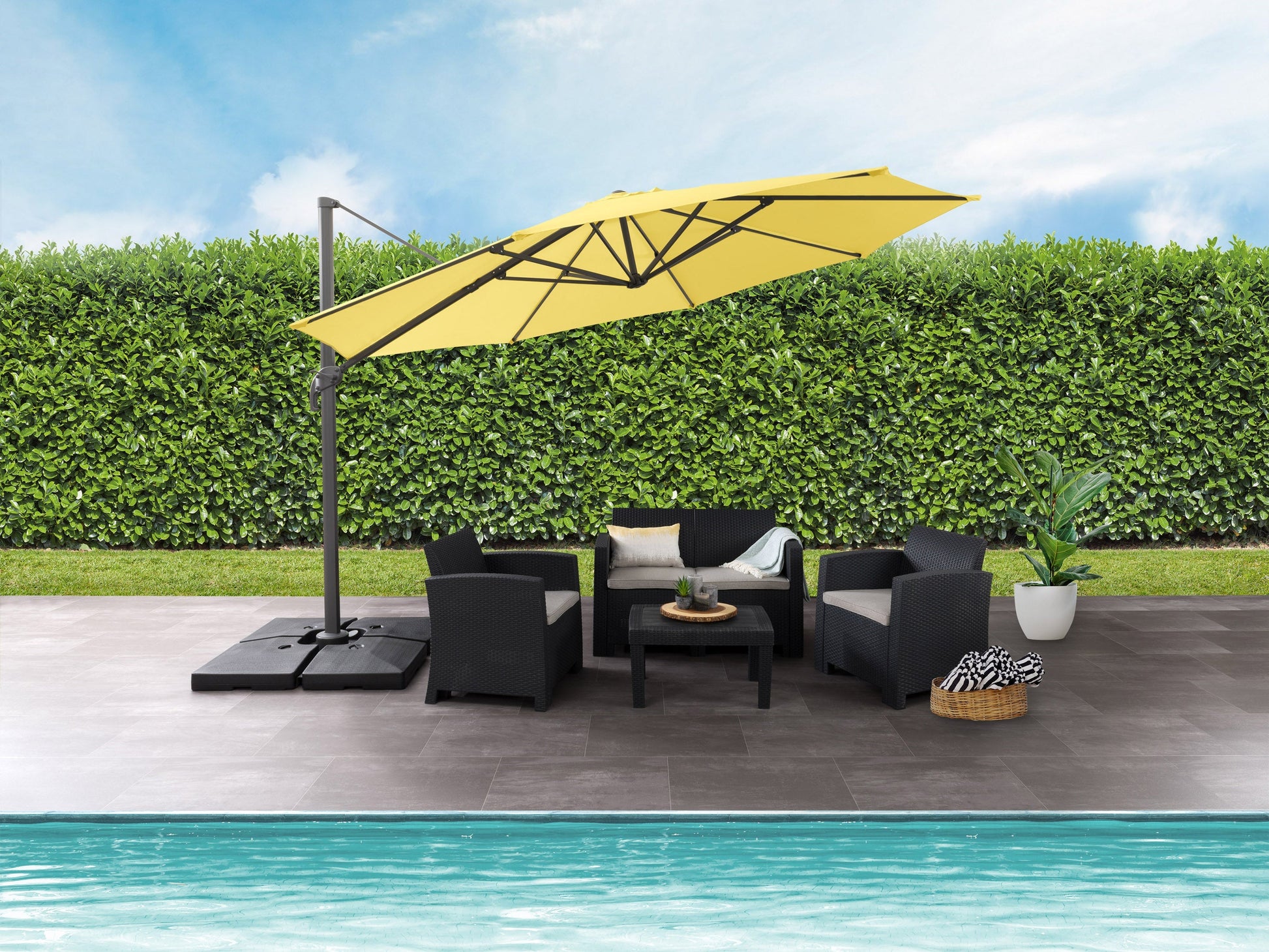 Deluxe Offset Patio Umbrella