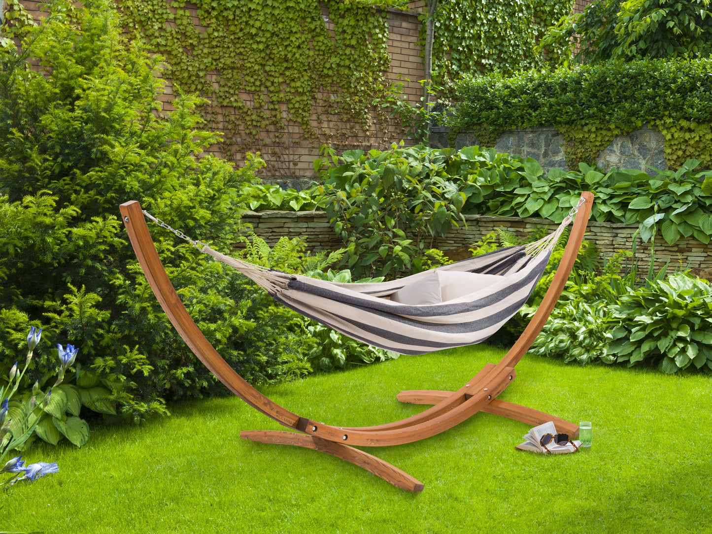 navy blue and white Hammock with Wood Stand Warm Sun Collection lifestyle scene by CorLiving#color_navy-blue-and-white